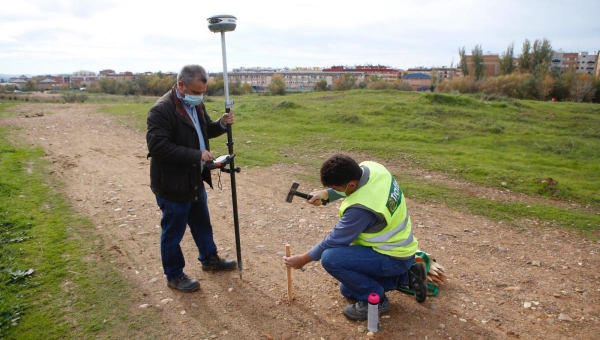 Las obras que dotarán al Parque de Levante de más de mil árboles empiezan con un plazo de ocho meses