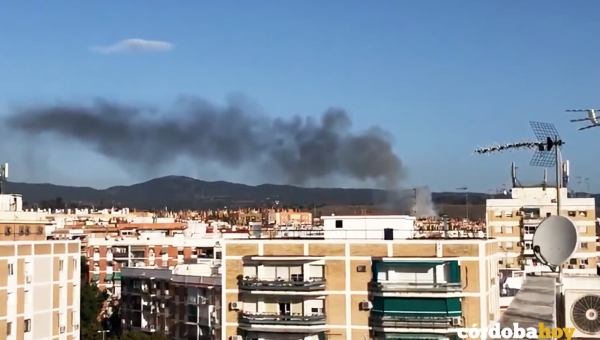 Incendio sin heridos en un asentamiento chabolista del polígono Pedroches