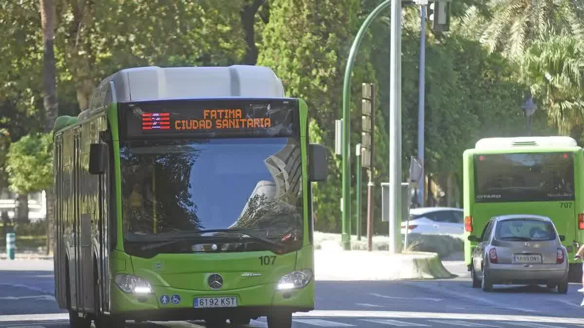 Pelea en la línea 2 de Aucorsa entre el conductor y un pasajero deja un herido